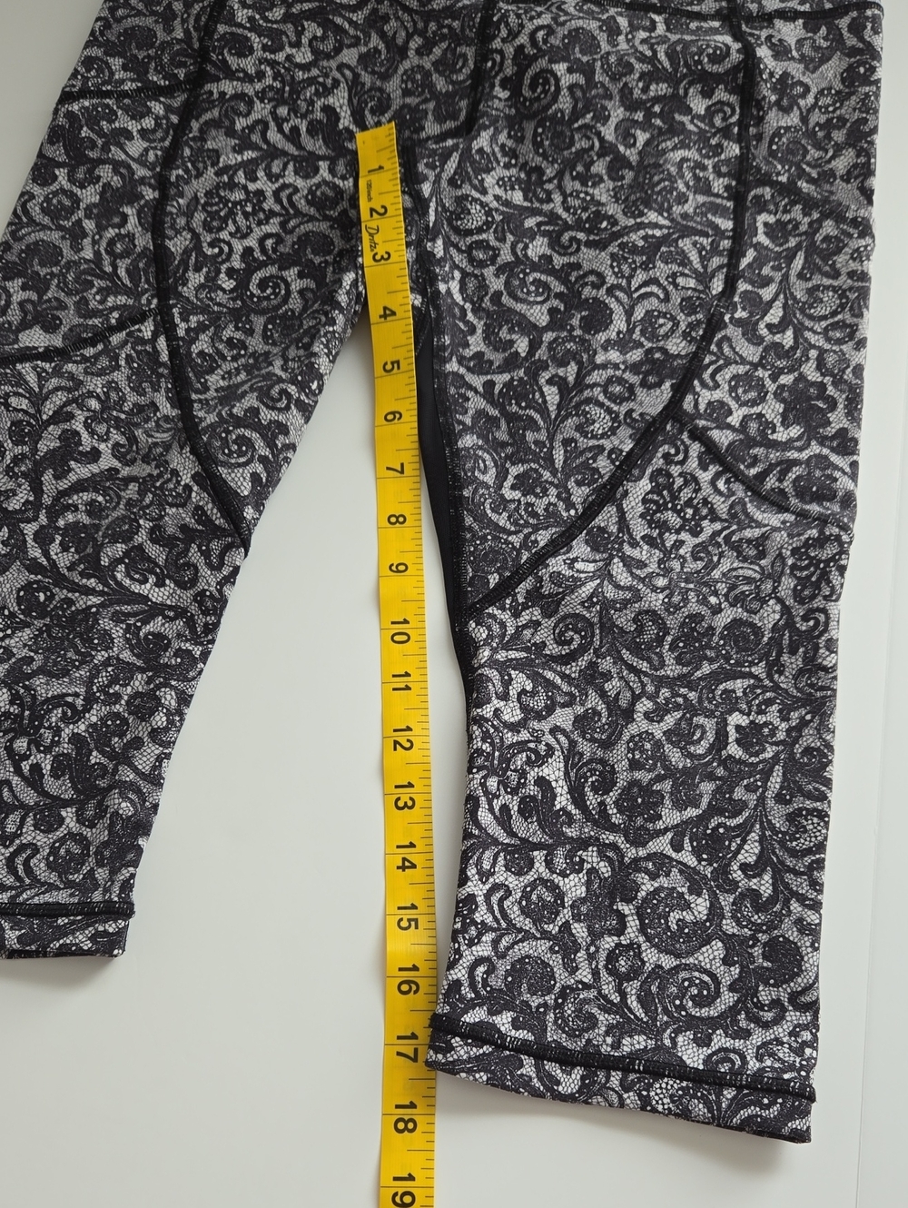 Lululemon Black/Grey Lace Pattern Crops | Mesh Inset | Back Leg Logo - Picture 6 of 11